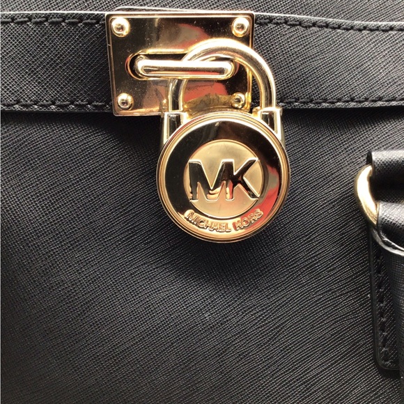 Michael Kors Hamilton Large North South Black Tote - Excellent Condition - Picture 6 of 16